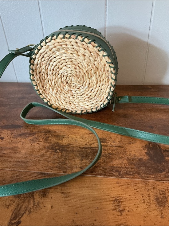 Bath & Body Works Handbags - Woven Straw Circle Crossbody Bag with Green Trim, BOHO, EUC